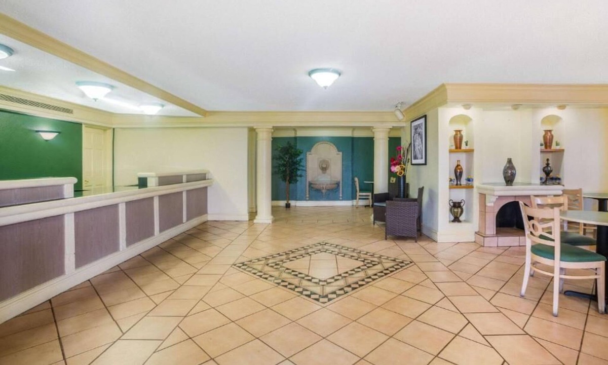 Eagle Pass Hotel | La Vista Express- Formerly La Quinta