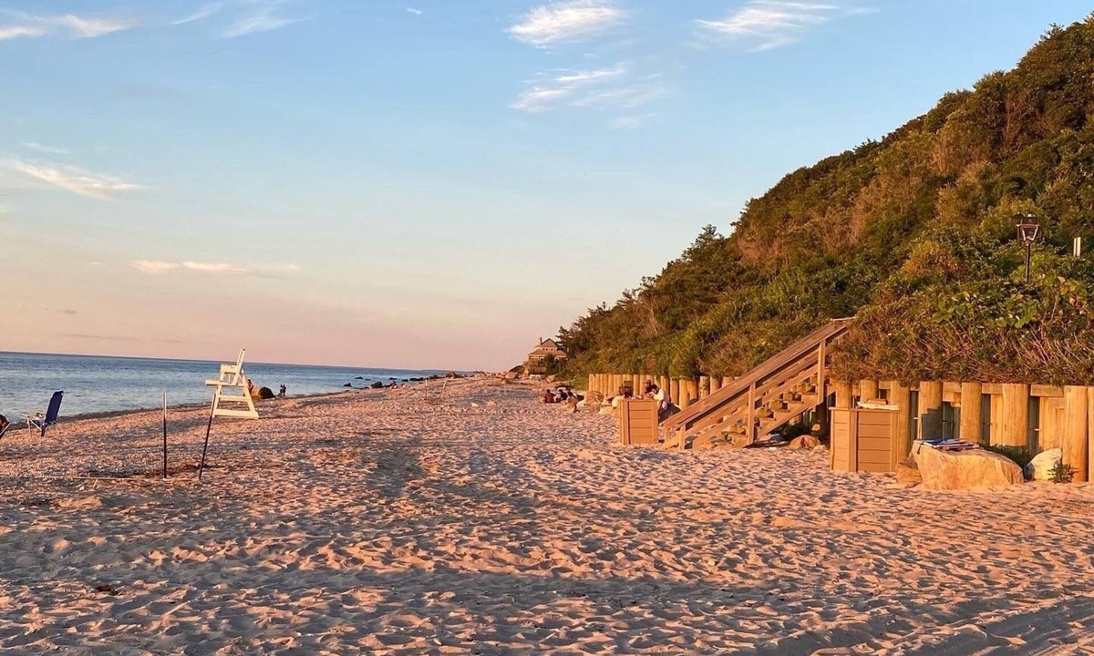 Baiting Hollow House | La Vista North Fork - 1 + acre, pool, walk to beach
