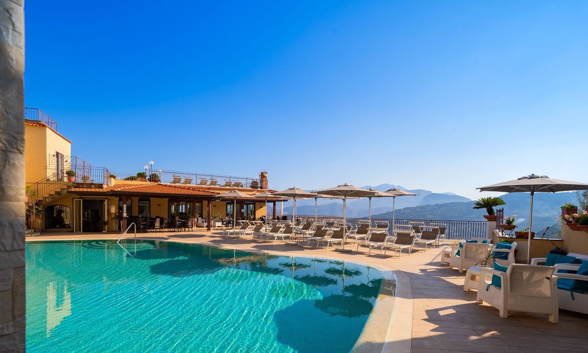 Priora Hotel | La Vue D'Or