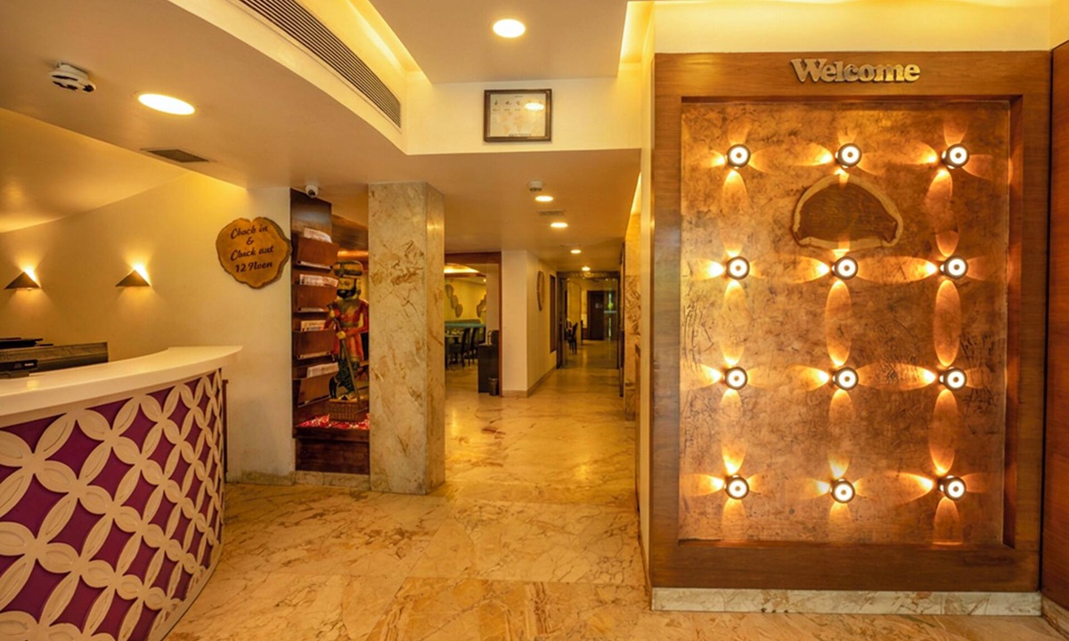 Royapettah Hotel | La Woods Hotel