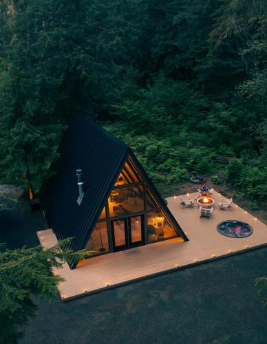 Ashford House | Lafa Cabin - Luxe A Frame Retreat with Hot Tub, Sauna, Firepit- 5 Min to Mt Rainier