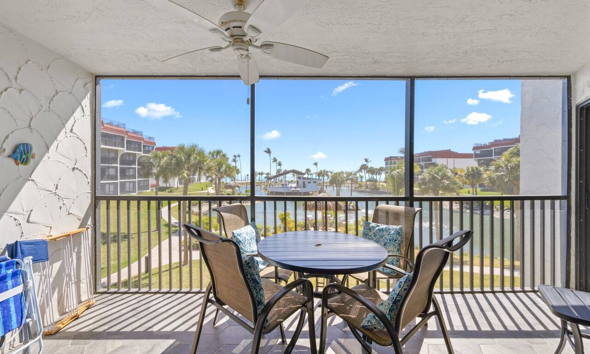 Sanibel Condo | Lagoon & Gulf Views, Steps to the Beach, Beautifully Updated Condo