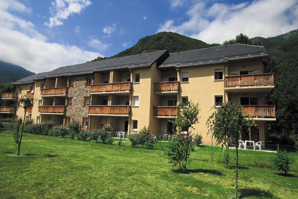 Bagneres-de-Luchon Resort | Lagrange Vacances Les Pics d'Aran