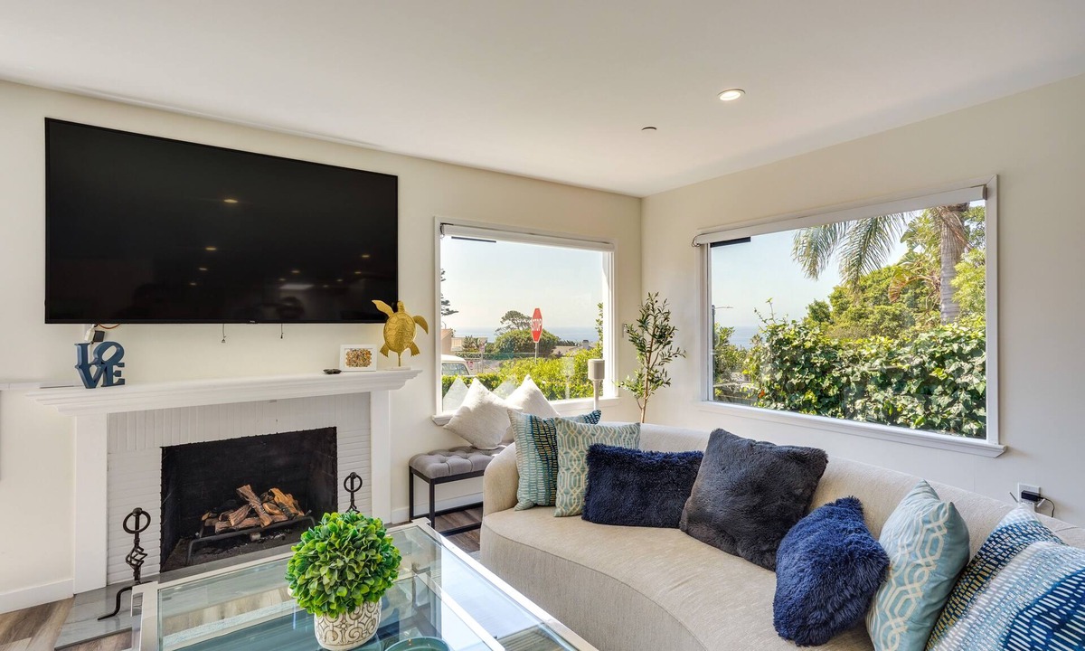 South Laguna House | Laguna Beach Escape w/Hot Tub & Ocean Views!