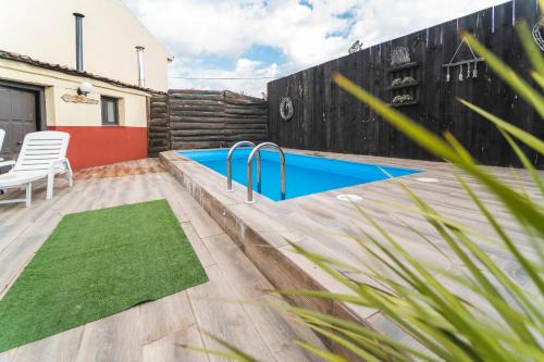 Campo de Cuellar House | Laguna Herrera