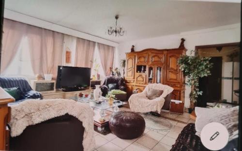 Creil House | Laila