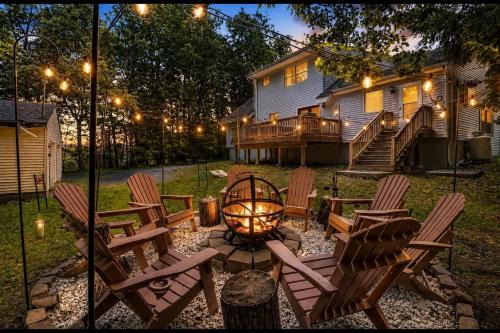 White Haven House | Lake Access & Private Hot Tub at Poconos Home!