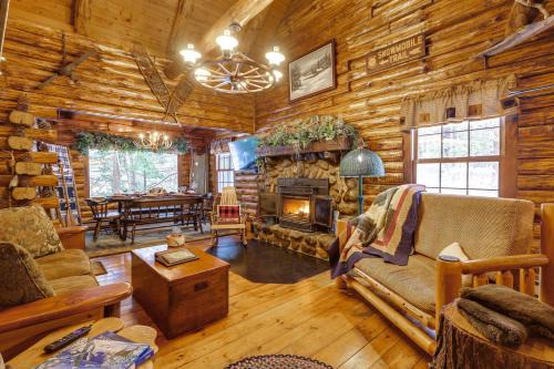 Lake Luzerne House | Lake & Beach Access at Lake Luzerne Cabin!
