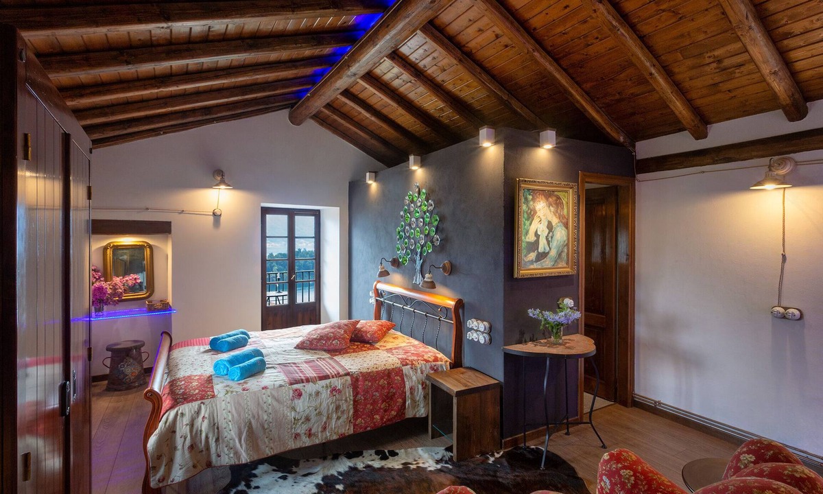 Ossuccio House | Lake Como Getaway: Pilissy Guest House with Breathtaking Lake and Mountain Views