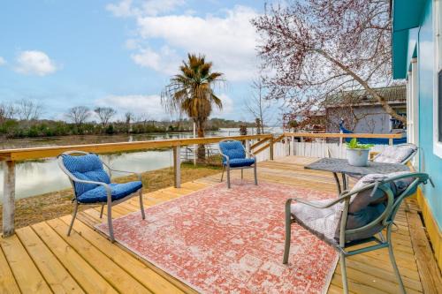 Willis House | Lake Conroe Bliss: Waterfront Home w/Boat Ramp