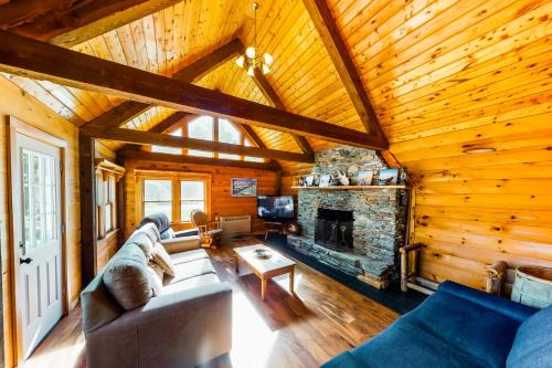 Green Mountains House | Lake Eden Escape