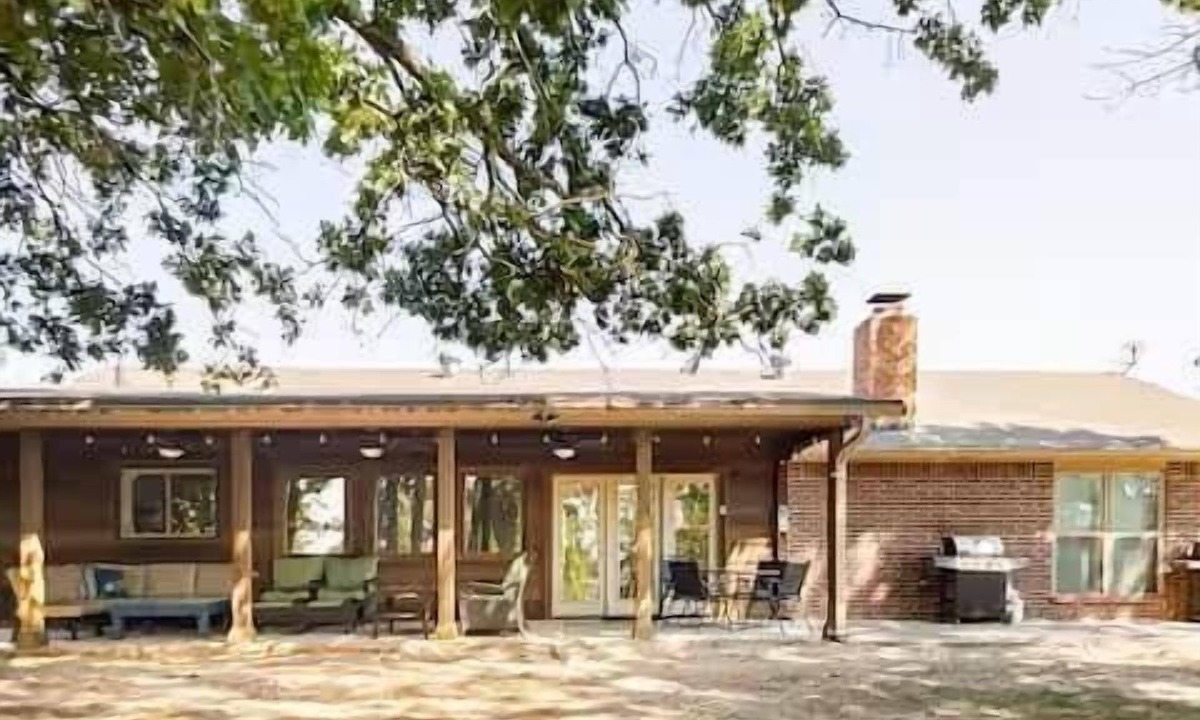 Checotah House | Lake Eufaula Waterfront Retreat: Private Boat Dock