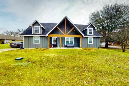 Emory House | Lake Fork Angler’s Basecamp, Steps to Bass Fishing
