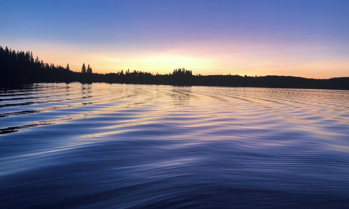 Shell Lake Cabin | Lake Front Cabin Sleeps up to 12. 2 hours north of Saskatoon. Lots of Amenities