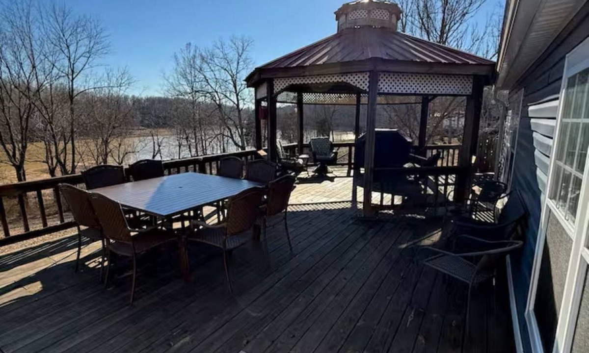 Se Ree House | Lake Front charming 3-bedroom house, at Rough River Lake.