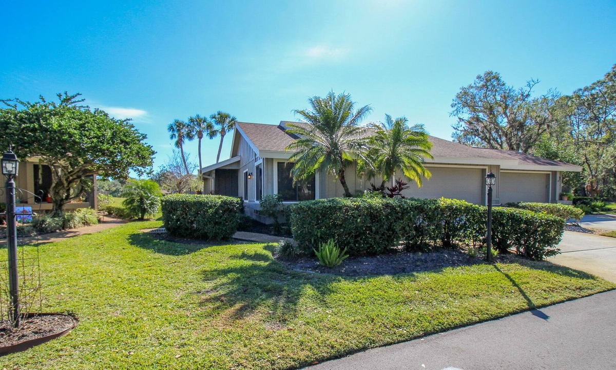 Sarasota Villa | Lake front, Golf Front, Twin Dolphin Villa