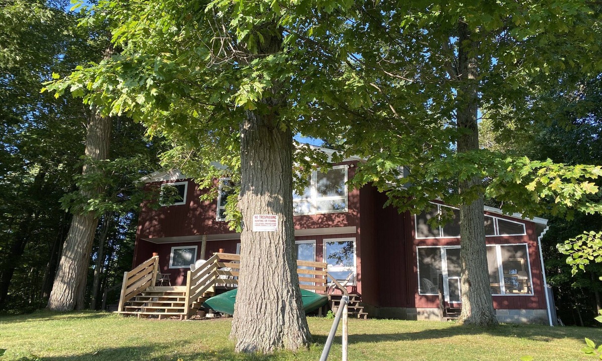 Town of Hounsfield Cottage | Lake Front Historic Sackets Harbor.