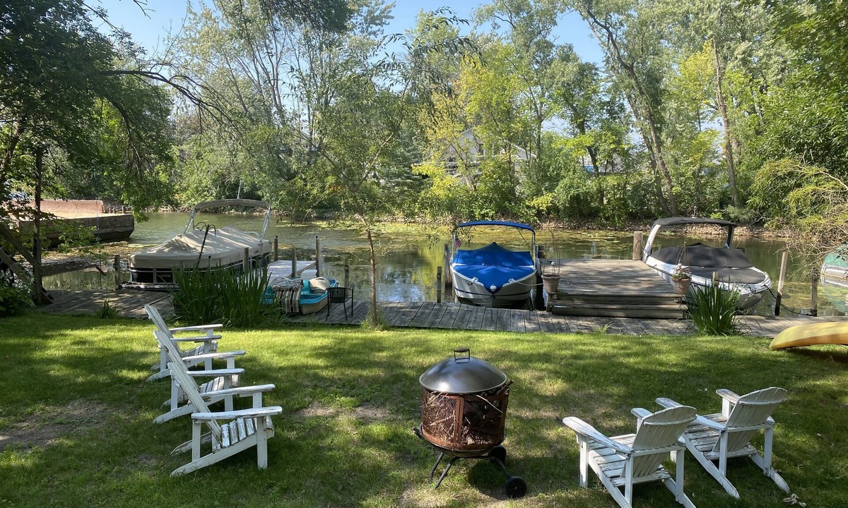 Shorewood House | Lake front Home in the heart of Excelsior! Pets ok. Short 10 min walk into town