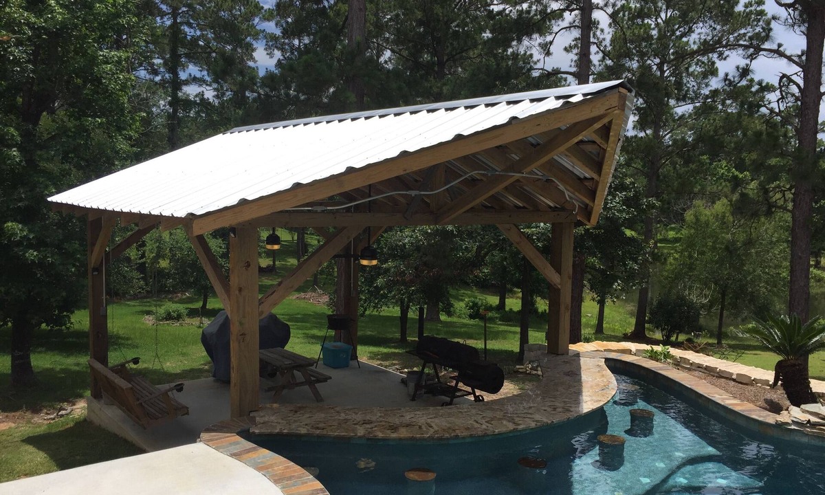 Brookeland House | Lake front home with swimming pool!