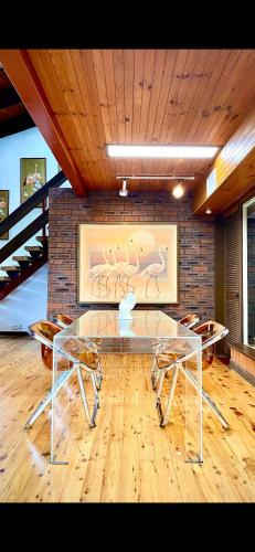 Budgewoi House | Lake front, Mid-century house with sauna 2