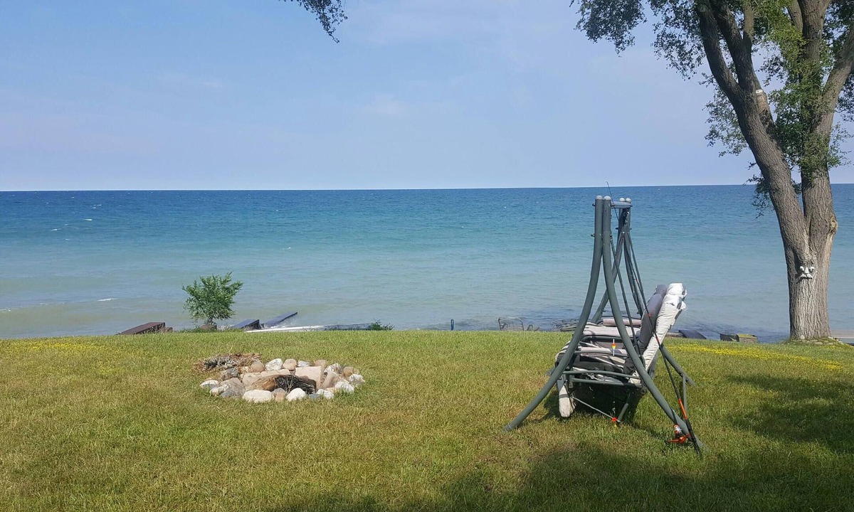 Lexington Cottage | Lake Front Summer Cottage with private beach.