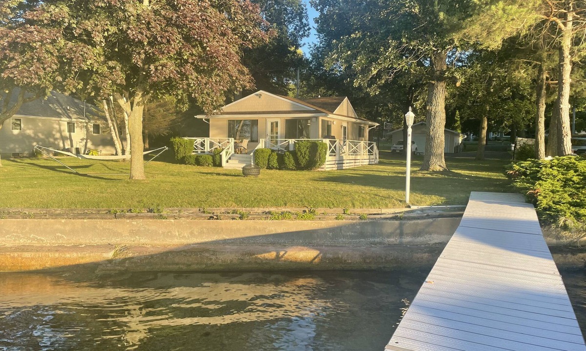 Pickett Cottage | Lake Frontage, swimming area, close to golf