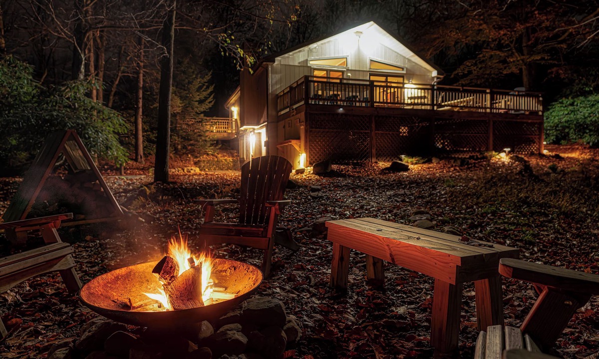 Lake Harmony Cottage | Lake Harmony Estates Family Home w/Beach Access