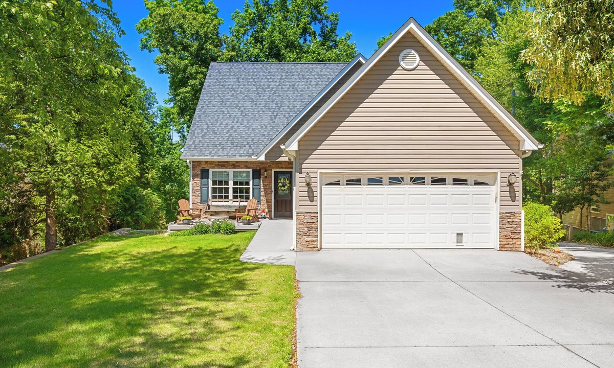 Townville House | Lake Hartwell Retreat Near Clemson