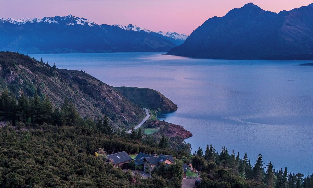 Queenstown Lakes District House | Lake Hāwea View - A private luxury retreat surrounding by awe-inspiring beauty