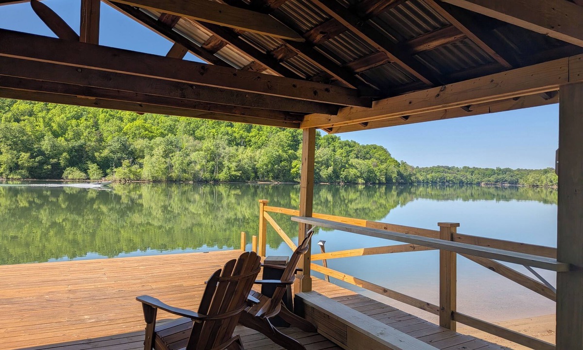 Hickory House | Lake Hickory cozy home