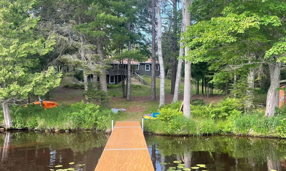 Three Lakes House | Lake Home on Three Lakes chain of lakes, WI Northwoods. 220 ft private frontage