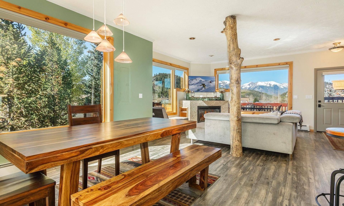 Summit Cove House | Lake & Mountain Views |2 King Beds |Private Hot Tub |Ski Locker |Heated Garage Parking