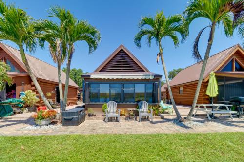 Okeechobee House | Lake Okeechobee Cabin w/Boat Launch & Patio