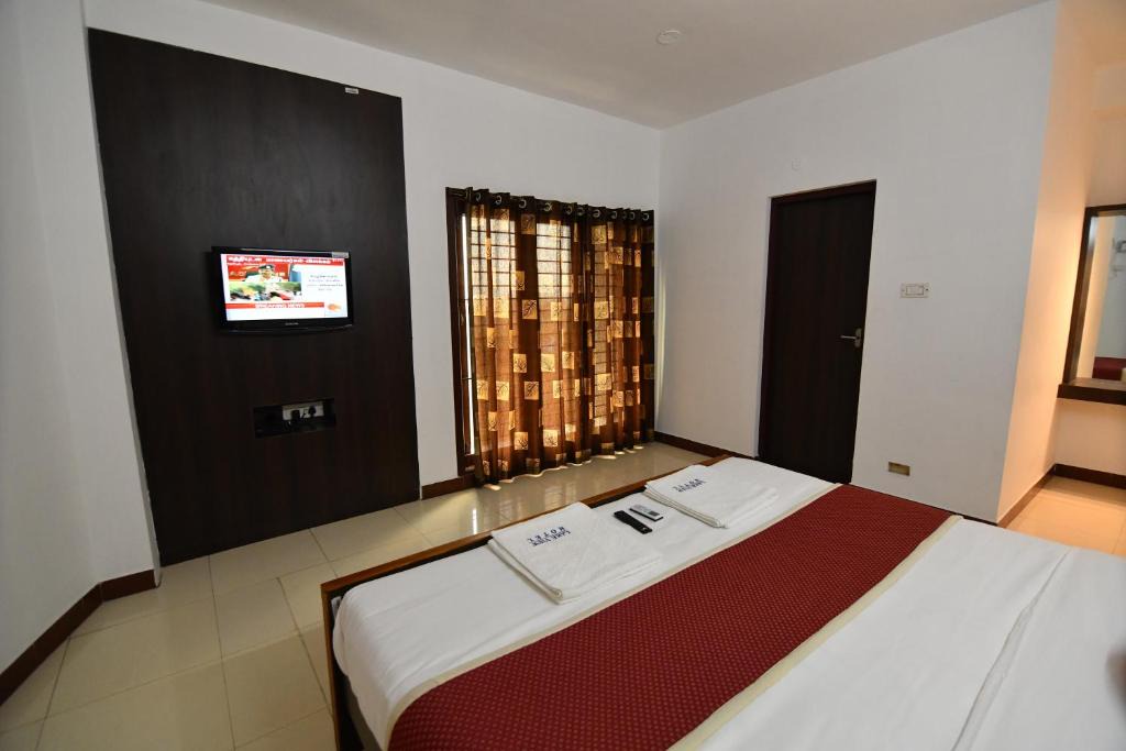 KK Nagar Hotel | Lake View Hotel
