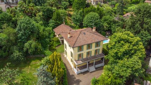 Stresa House | Lake view Ortensia Room with Balcony and Private bathroom at Villa Isabella Stresa Retreat Ages 6 Plus