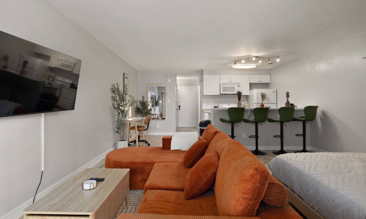 Northeast Raleigh Condo | Lake View Stylish Boho Studio Retreat