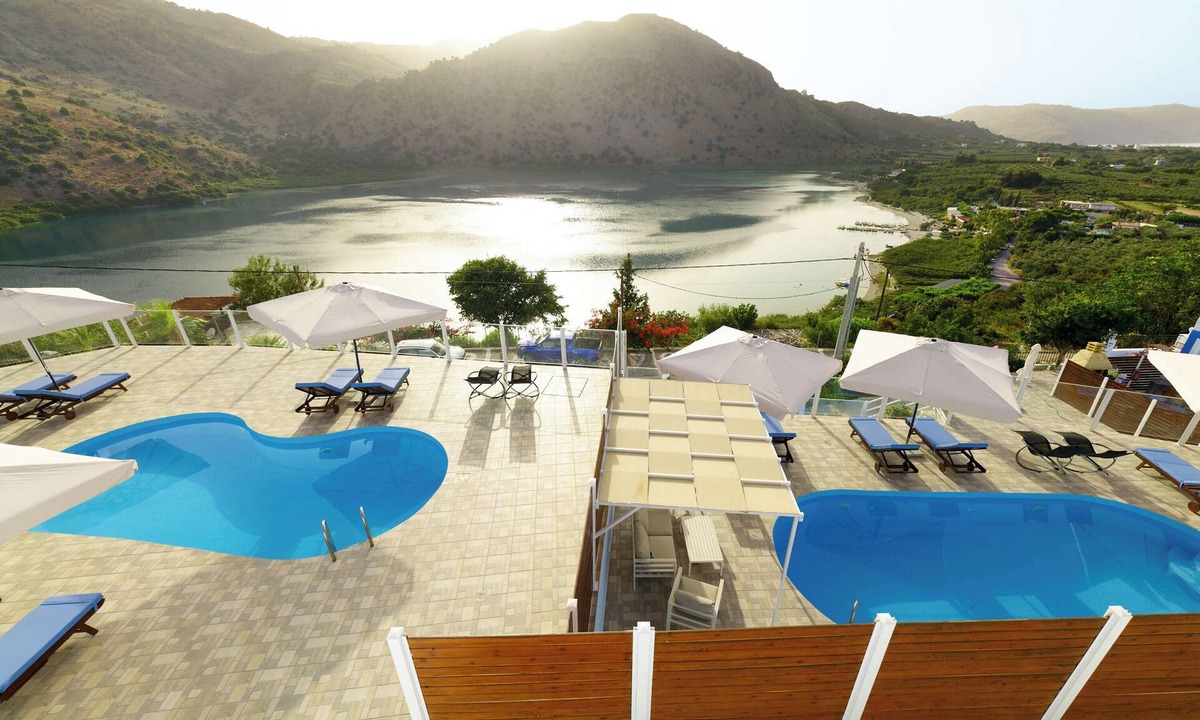 Kavallos Villa | Lake View Suites
