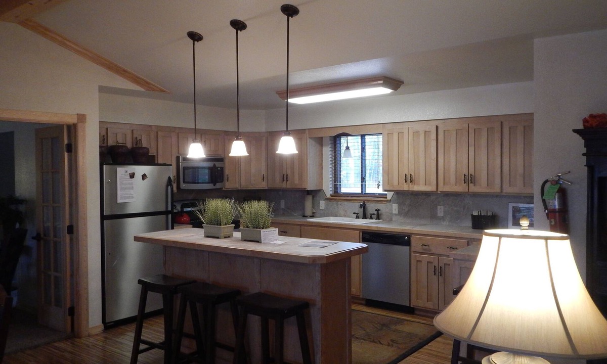 Mount Ida Cottage | Lake view three bedroom, three bath cottage with private hot tub overlooking Lake Ouachita. by RedAwning