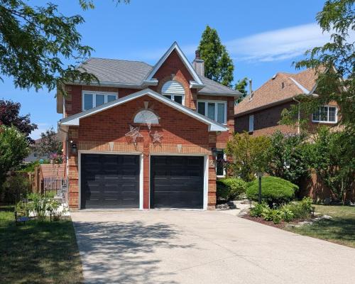 Stoney Creek Apartment | Lake-Walk House