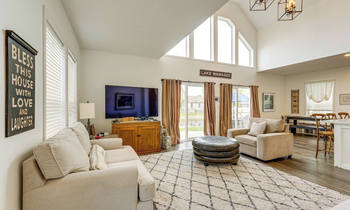Syracuse House | Lake Wawasee Family Getaway w/Private Dock!