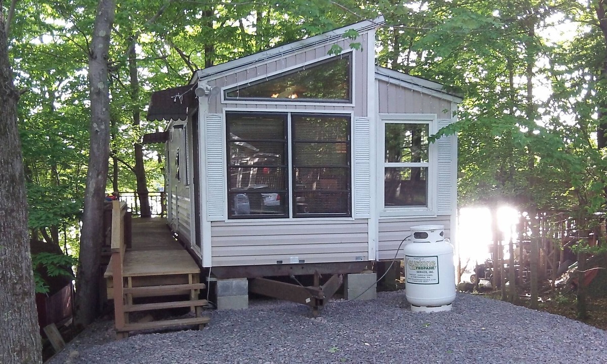 Gouldsboro Cabin | Lakefront 1BR cabin with boat and private dock, beaches, and fishing