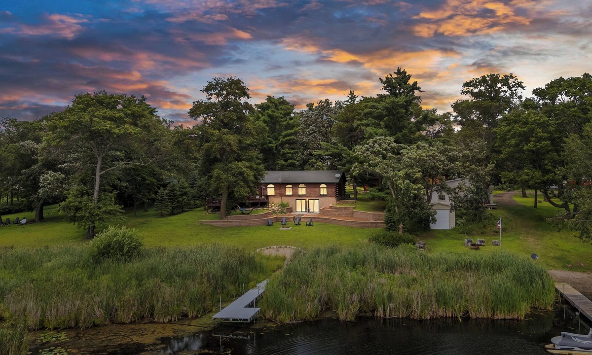 Baxter House | Lakefront 3BR Game Room, Lake Toys, Dock, King Bed
