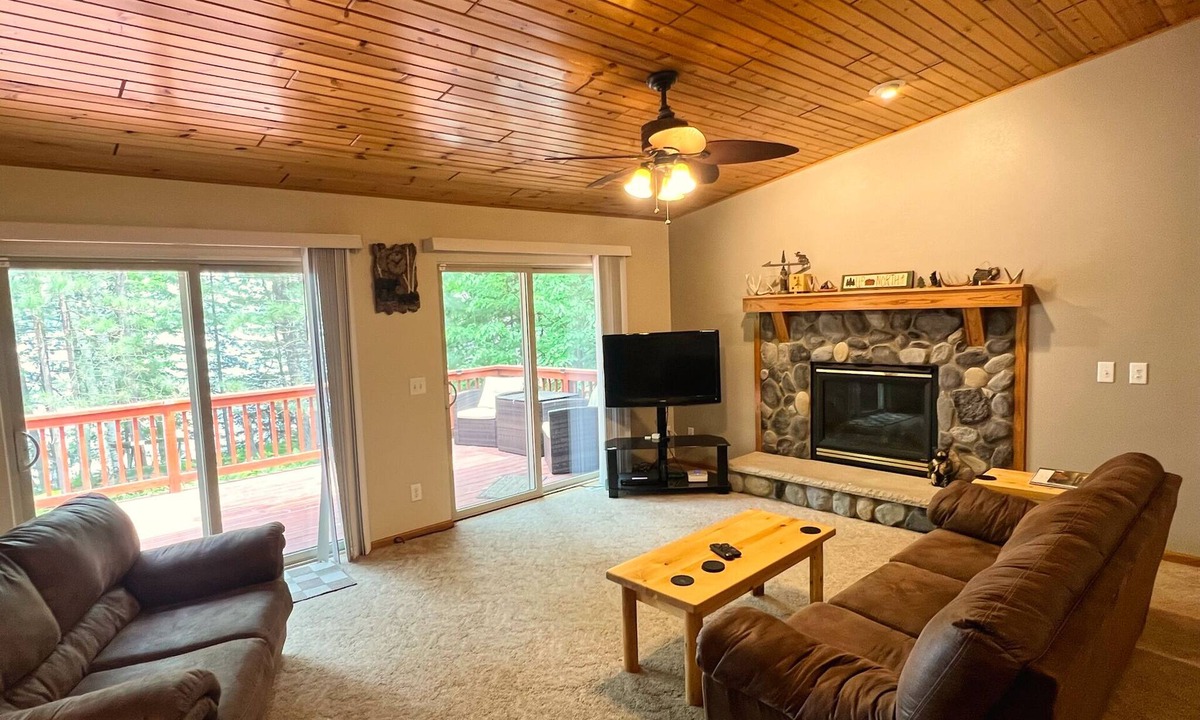 Eagle River Cabin | Lakefront 4 bedroom 3 bath with easy trail access! Free Firewood!