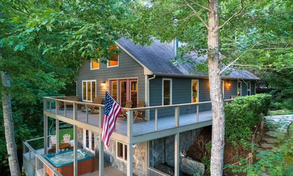 Tuckasegee House | Lakefront 5BR Private Dock, boats Hot Tub, Game Room, EV Charger, Near WCU/Sylva