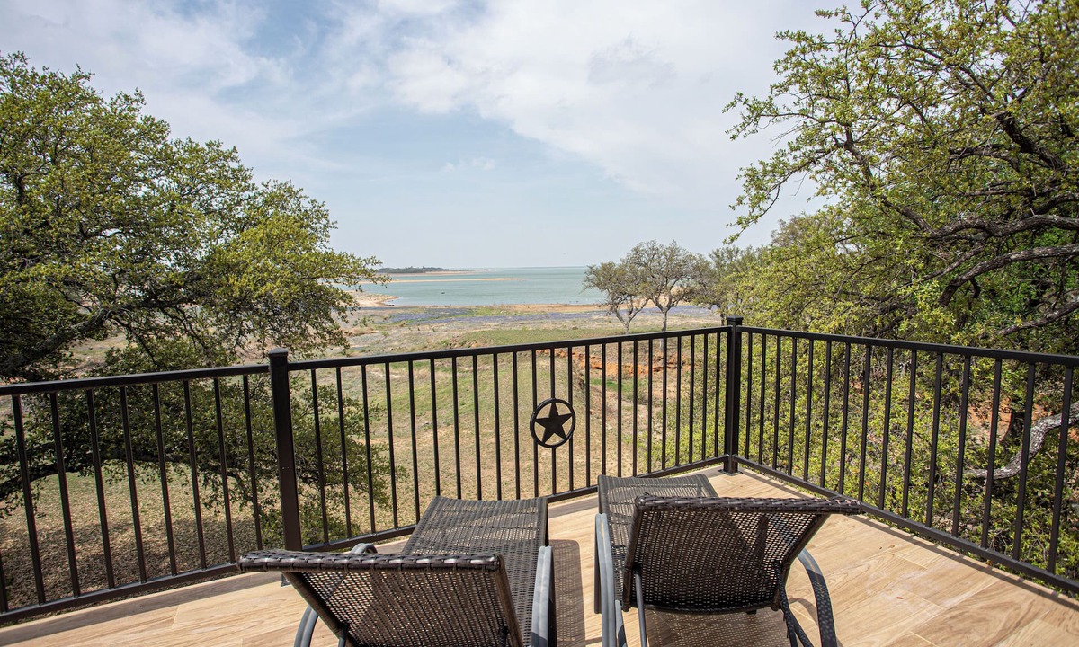 Burnet House | Lakefront 6BR Retreat w Dock & Game Room
