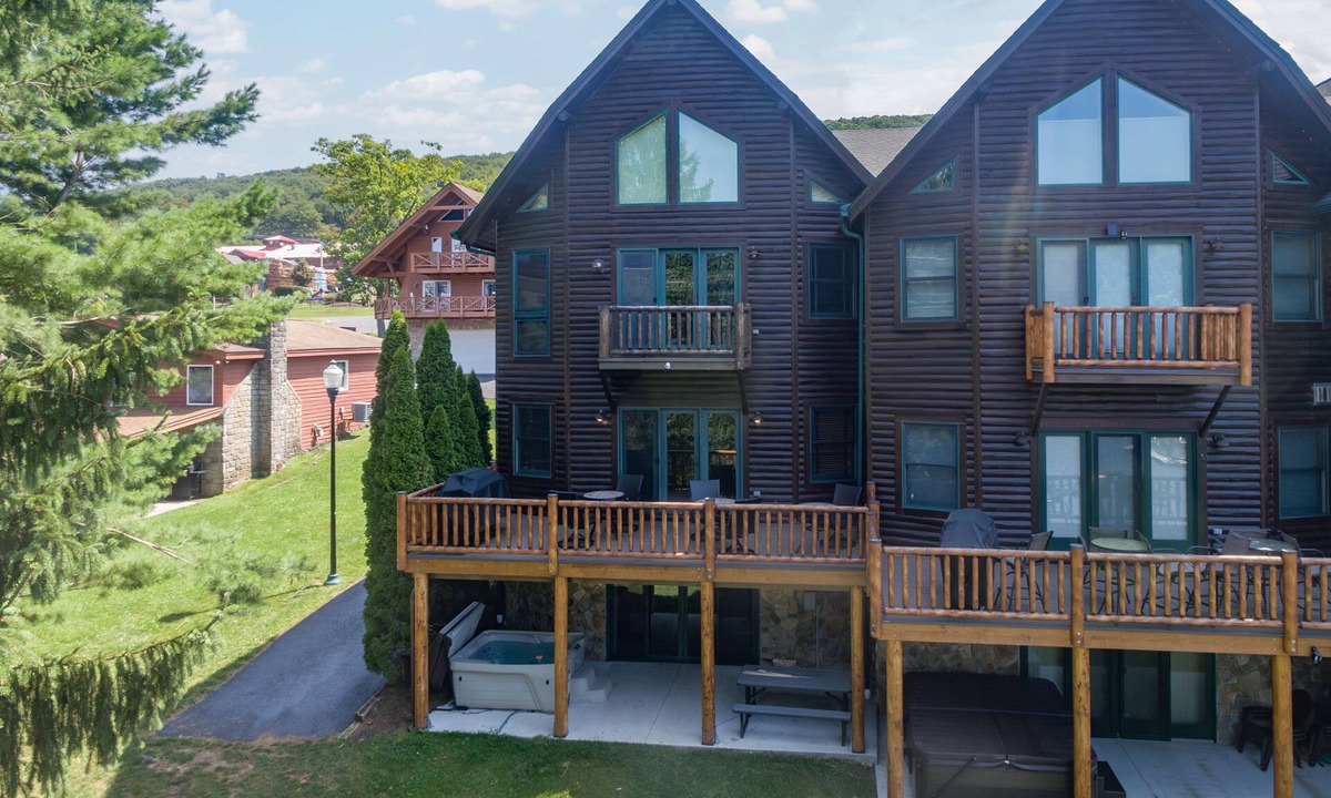 McHenry House | Lakefront Bliss: Hot Tub, Views & Fun