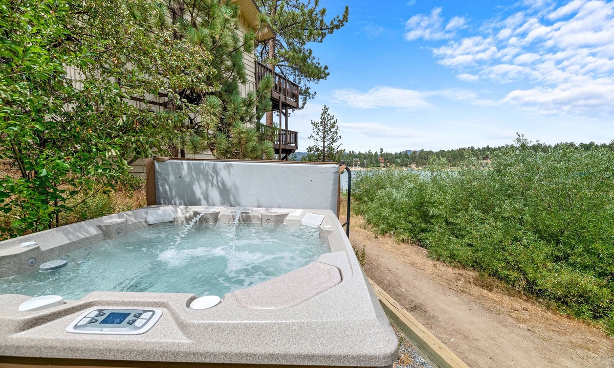 Boulder Bay House | Lakefront - Boat Dock! Hot Tub! Close to Slopes, Beautiful!