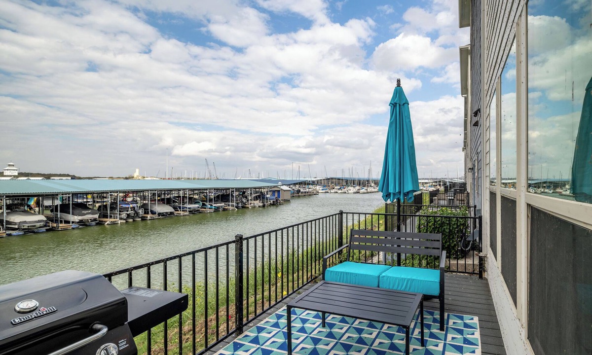 Rowlett House | Lakefront, Boating + Private Deck - Marina Views