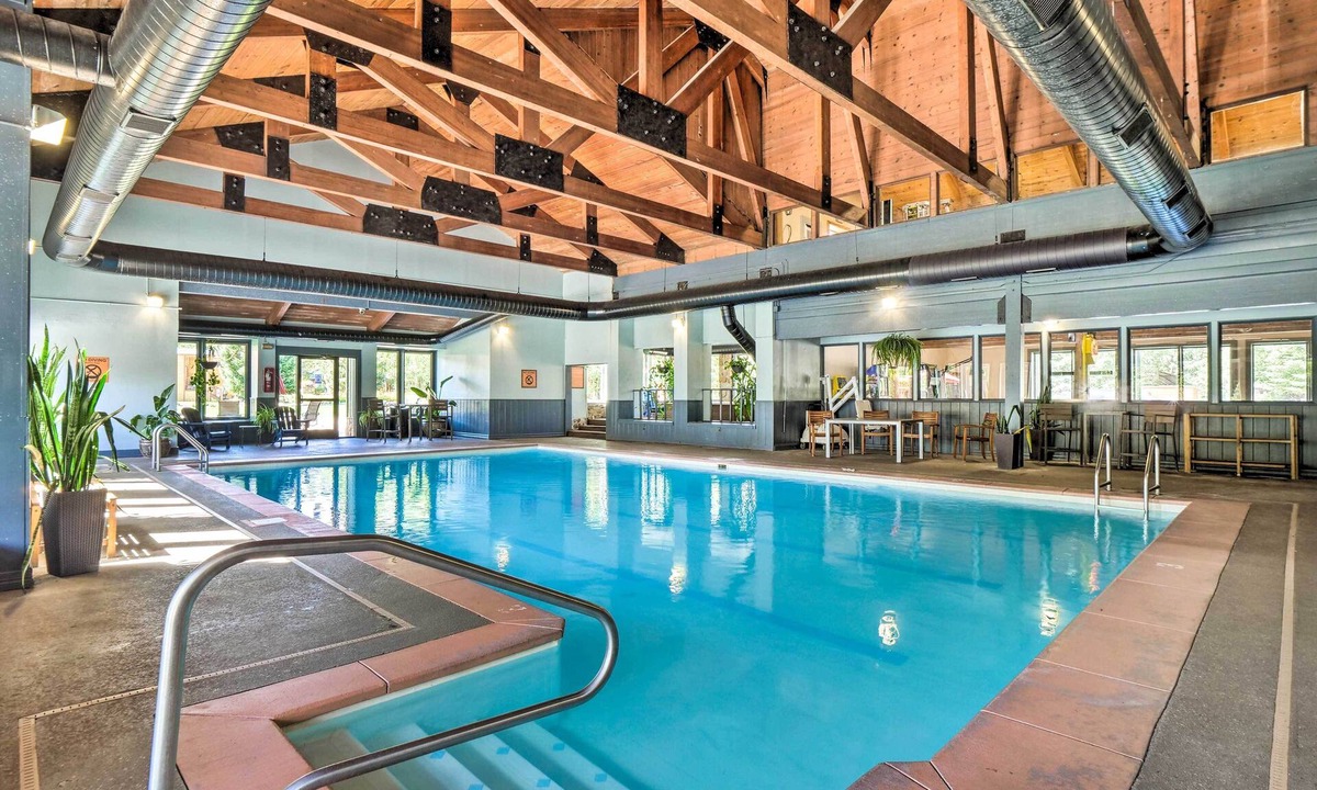 Breckenridge Cottage | Lakefront Breckenridge Cabin: 6 Mi to Ski Resort!