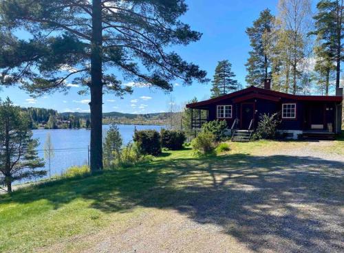 Eidskog House | Lakefront Cabin